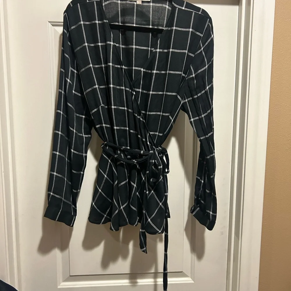 LOFT Plaid Wrap Blouse in Black and White - Picture 3 of 5